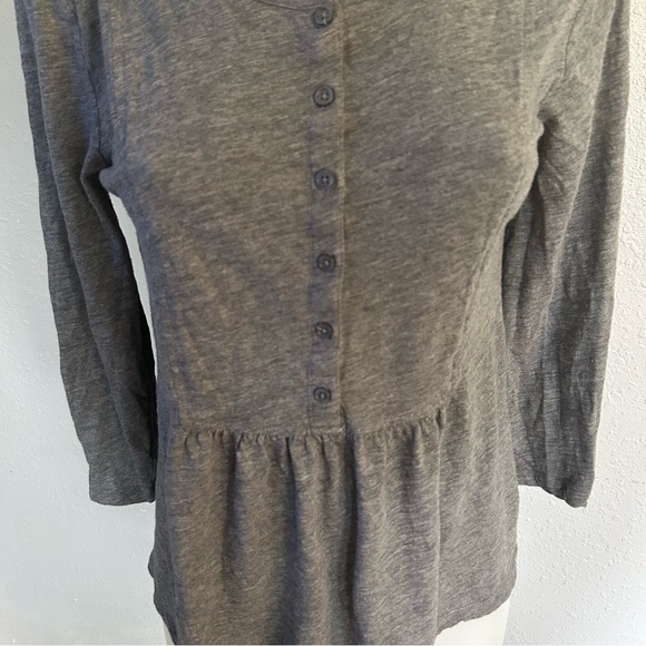 Banana Republic Peplum Top - Picture 3 of 10